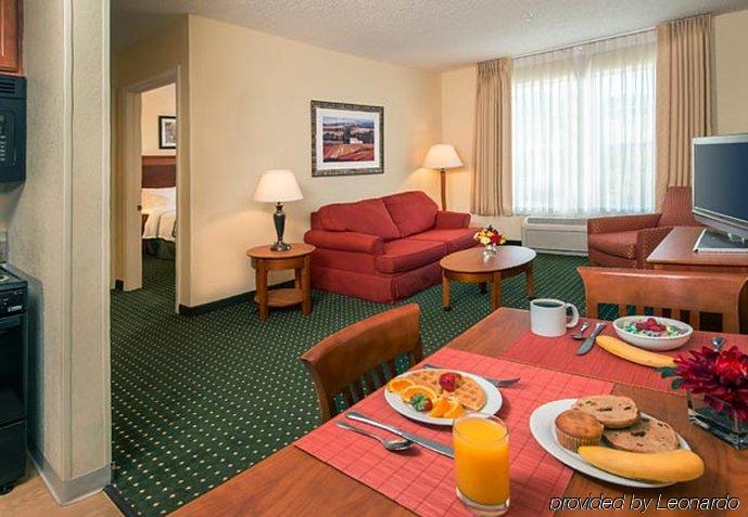 Towneplace Suites By Marriott Clinton At Joint Base Andrews Exterior foto